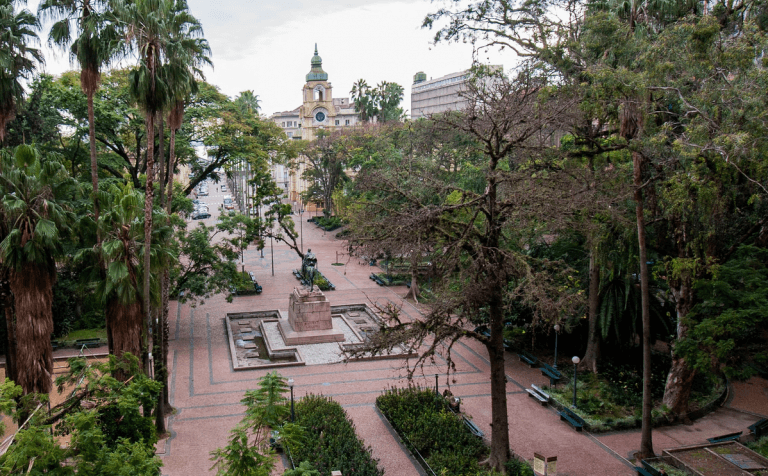 6 praças de Porto Alegre que você precisa conhecer